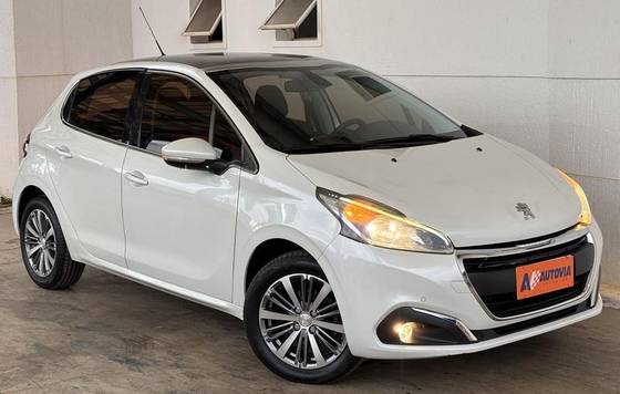 PEUGEOT 208 1.6 GRIFFE 16V FLEX 4P AUTOMÁTICO PEUGEOT 208 1.6 GRIFFE 16V FLEX 4P AUTOMÁTICO